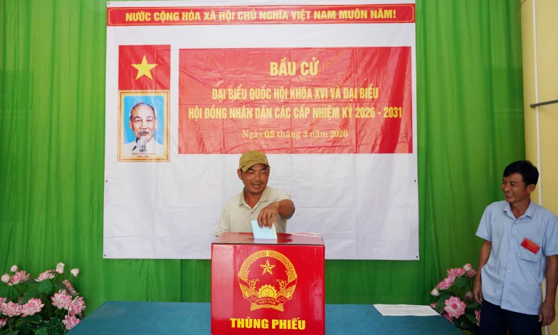 Cử tri đặc khu Thổ Châu nô nức đi bỏ phiếu bầu cử sớm Cử tri đặc khu Thổ Châu nô nức đi bỏ phiếu bầu cử sớm