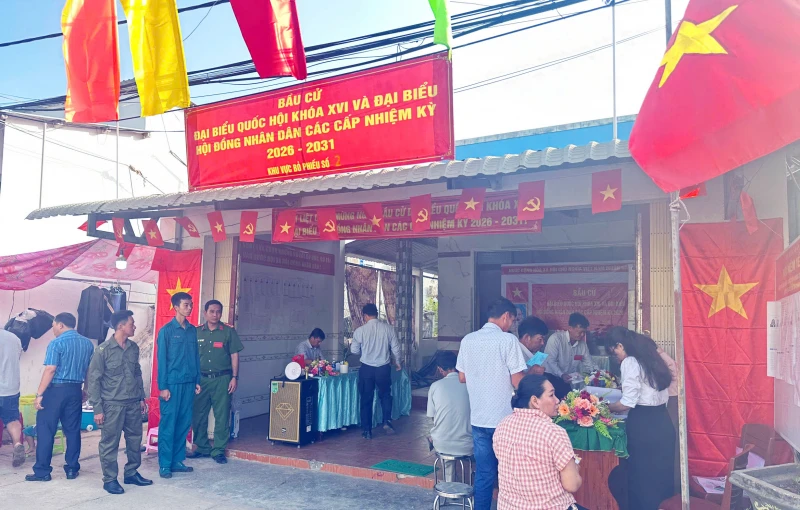 Cử tri đặc khu Thổ Châu nô nức đi bỏ phiếu bầu cử sớm Cử tri đặc khu Thổ Châu nô nức đi bỏ phiếu bầu cử sớm