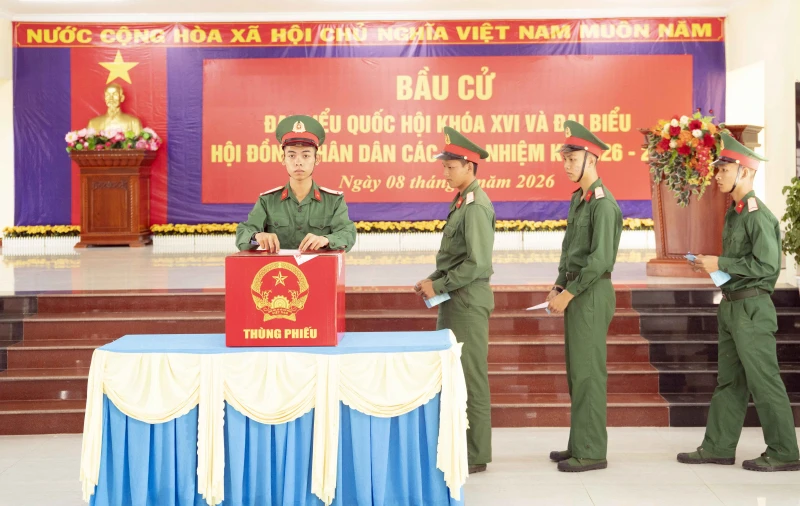 Cử tri đặc khu Thổ Châu nô nức đi bỏ phiếu bầu cử sớm Cử tri đặc khu Thổ Châu nô nức đi bỏ phiếu bầu cử sớm