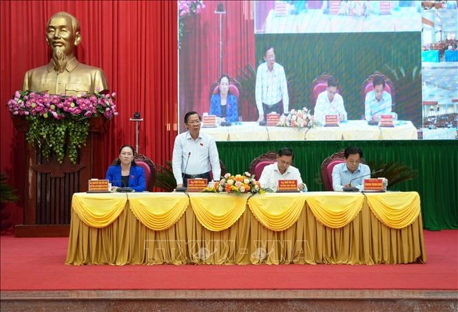 Cử tri kiến nghị nhiều vấn đề từ thực tiễn Cử tri kiến nghị nhiều vấn đề từ thực tiễn