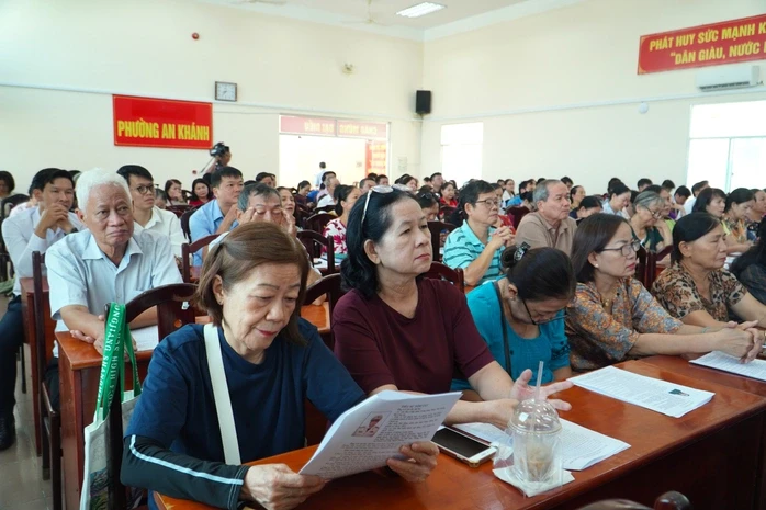 Cử tri phường An Khánh, TPHCM gửi trọn niềm tin vào đại biểu dân cử Cử tri phường An Khánh, TPHCM gửi trọn niềm tin vào đại biểu dân cử