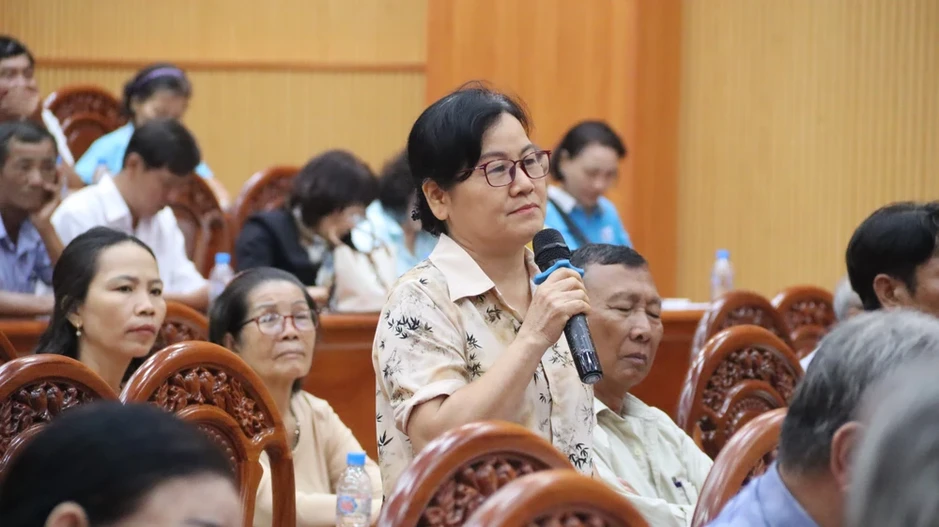 Cử tri TP.HCM kiến nghị gỡ khó cho bộ máy cấp xã