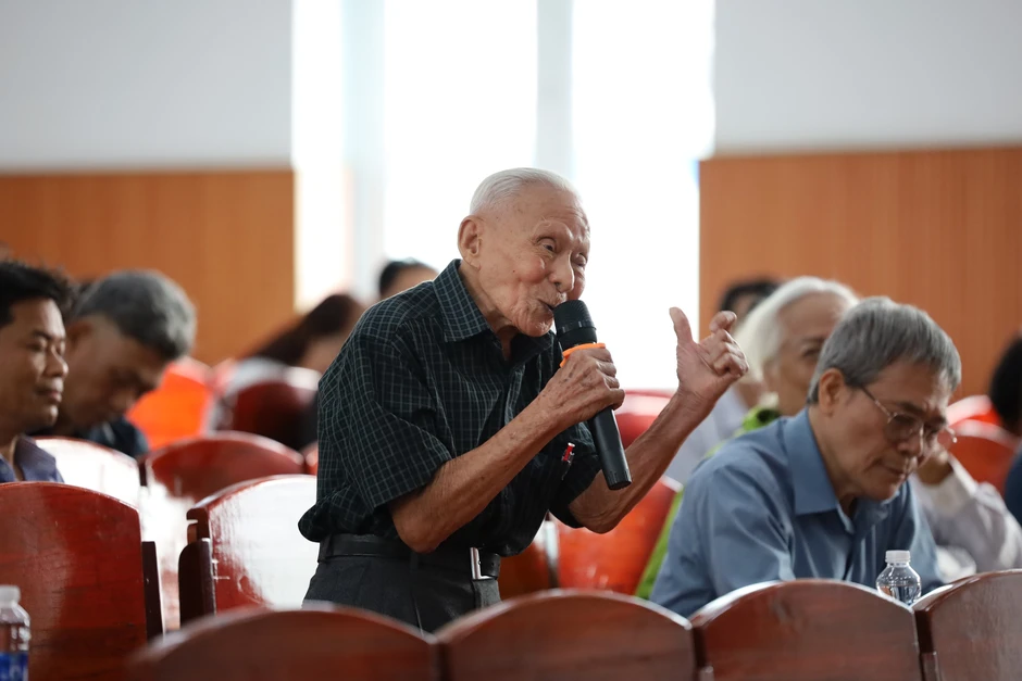 Cử tri TPHCM mong mỏi đại biểu trúng cử giữ trọn lời hứa với người dân Cử tri TPHCM mong mỏi đại biểu trúng cử giữ trọn lời hứa với người dân