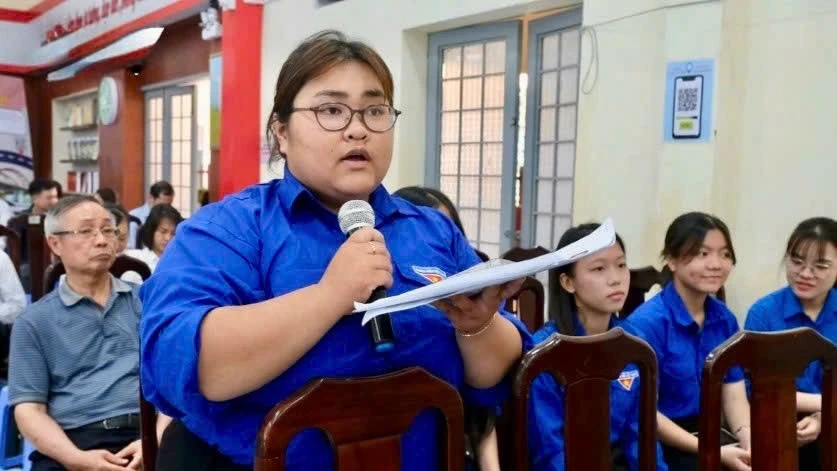 Cử tri trẻ tại TP. Hồ Chí Minh gửi gắm kỳ vọng thúc đẩy chương trình “lập thân, lập nghiệp” Cử tri trẻ tại TP. Hồ Chí Minh gửi gắm kỳ vọng thúc đẩy chương trình “lập thân, lập nghiệp”
