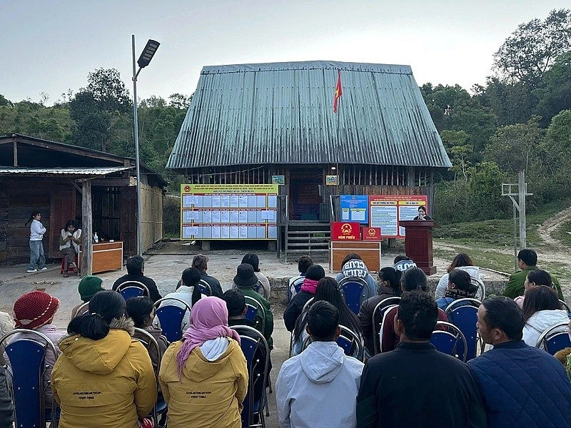 Cử tri vùng biên giới và đặc khu ở Quảng Ngãi hân hoan tham gia ngày hội bầu cử