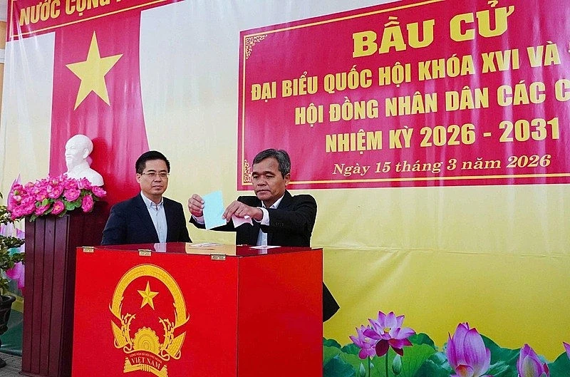 Cử tri vùng biên giới và đặc khu ở Quảng Ngãi hân hoan tham gia ngày hội bầu cử