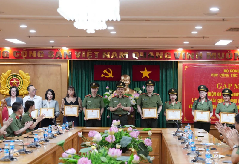 Cục Công tác Chính trị gặp mặt truyền thống lực lượng Tham mưu và Tài chính Công an nhân dân Cục Công tác Chính trị gặp mặt truyền thống lực lượng Tham mưu và Tài chính Công an nhân dân