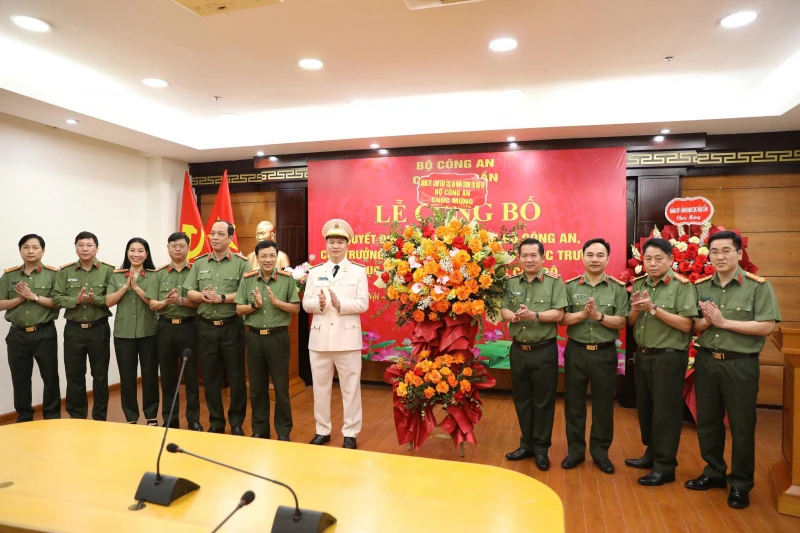 Cục Hậu cần tổ chức Lễ công bố các quyết định về công tác cán bộ Cục Hậu cần tổ chức Lễ công bố các quyết định về công tác cán bộ