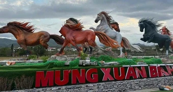 Cụm linh vật 'Mã đáo thành công' ở Quảng Trị bị kẻ xấu chặt phá