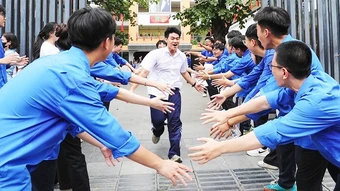 Cùng vào “guồng” thi lớp 10