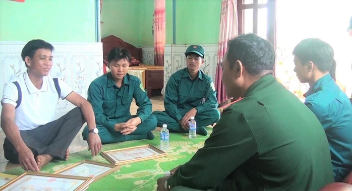 CUỘC THI VIẾT “CHỦ QUYỀN QUỐC GIA BẤT KHẢ XÂM PHẠM”: Canh gác bình yên trên đại ngàn CUỘC THI VIẾT “CHỦ QUYỀN QUỐC GIA BẤT KHẢ XÂM PHẠM”: Canh gác bình yên trên đại ngàn