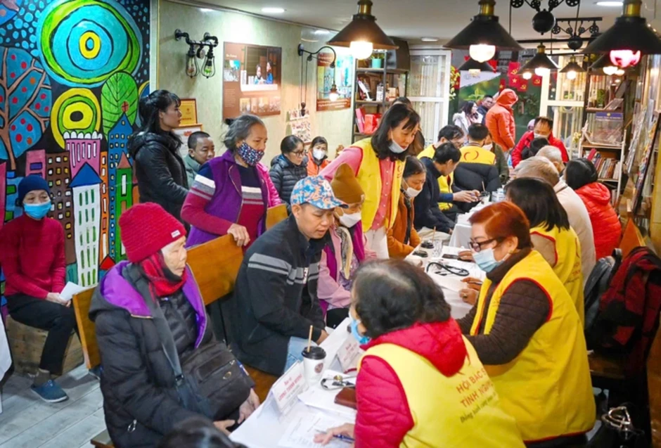 Cuộc thi viết”Lòng tốt quanh ta lần 4”: Nơi y đạo và nghệ thuật cùng chữa lành nhân thế Cuộc thi viết”Lòng tốt quanh ta lần 4”: Nơi y đạo và nghệ thuật cùng chữa lành nhân thế