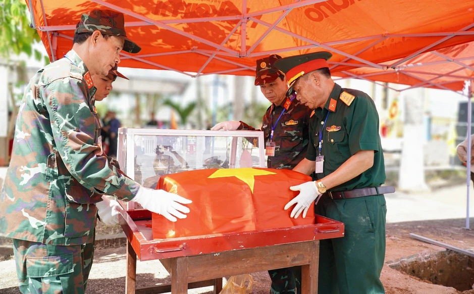 Cuộc trở về từ đất bạn Campuchia và hành trình 'gọi tên' liệt sĩ Cuộc trở về từ đất bạn Campuchia và hành trình 'gọi tên' liệt sĩ