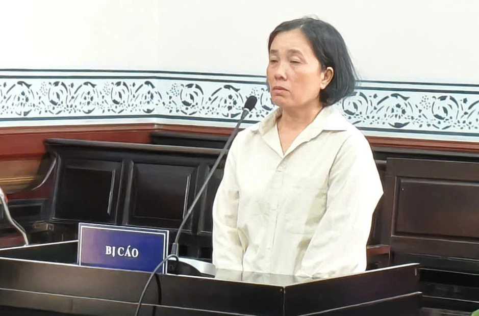 Cựu Phó Chủ tịch Hội Chữ thập đỏ làm giả giấy tờ đất để lừa đảo Cựu Phó Chủ tịch Hội Chữ thập đỏ làm giả giấy tờ đất để lừa đảo