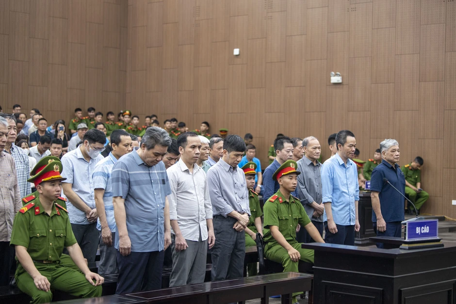 Cựu Thứ trưởng Bộ NN-PTNT bị tuyên phạt 4 năm tù trong vụ hối lộ 40 tỉ Cựu Thứ trưởng Bộ NN-PTNT bị tuyên phạt 4 năm tù trong vụ hối lộ 40 tỉ