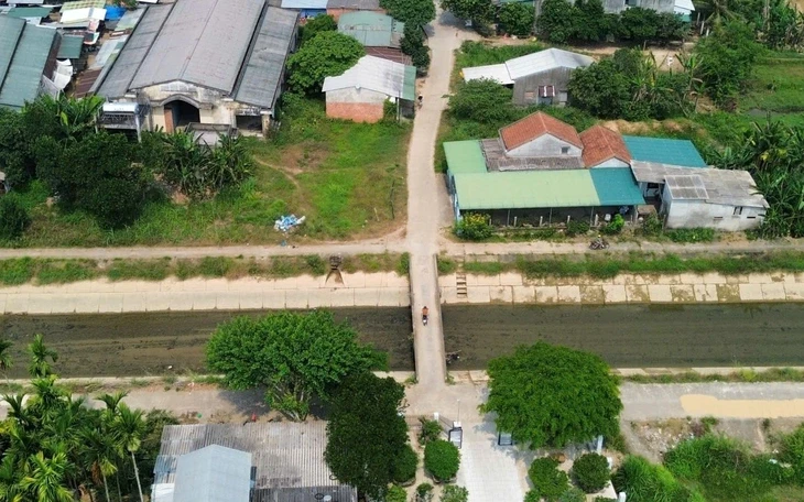 Đã lắp lan can cho cây cầu trên đoạn kênh '30 năm cướp đi sinh mạng 28 người'