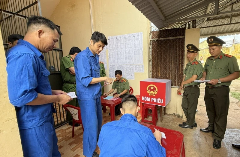 Đảm bảo quyền công dân cho các phạm nhân phía sau cánh cổng trại tạm giam Đảm bảo quyền công dân cho các phạm nhân phía sau cánh cổng trại tạm giam