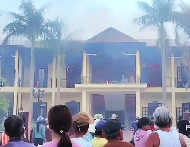Đà Nẵng: Cháy trụ sở xã, nhiều phòng làm việc và tài liệu hư hỏng Đà Nẵng: Cháy trụ sở xã, nhiều phòng làm việc và tài liệu hư hỏng