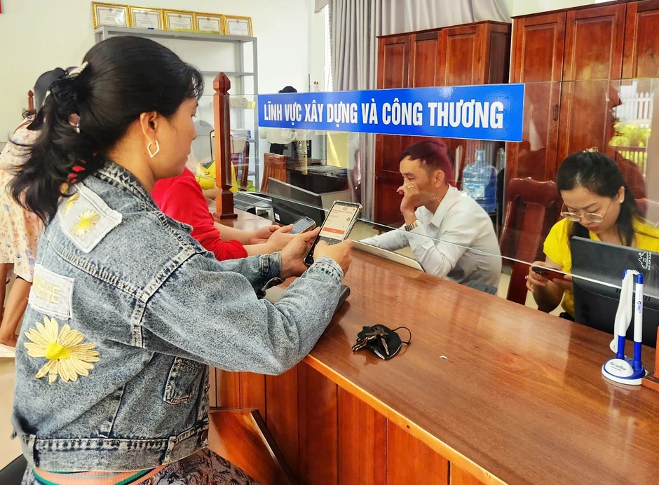 Đà Nẵng: Hồ sơ trễ hẹn gần 3 tuần, cán bộ còn dặn dân 'liên hệ chừng chừng'
