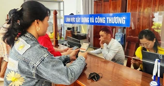 Đà Nẵng: Hồ sơ trễ hẹn gần 3 tuần, cán bộ còn dặn dân 'liên hệ chừng chừng'