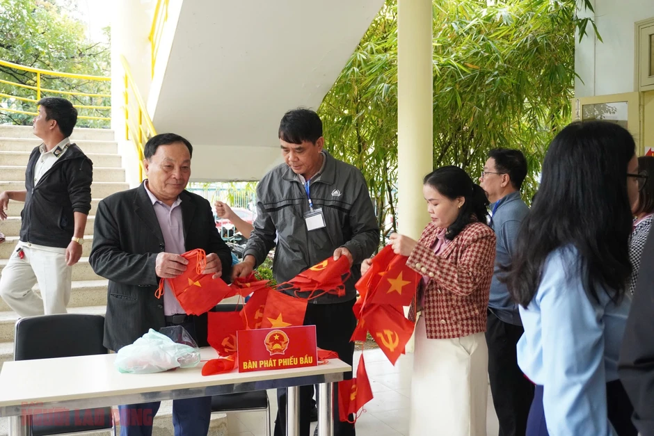 Đà Nẵng rà soát công tác chuẩn bị, sẵn sàng cho ngày bầu cử 15-3 Đà Nẵng rà soát công tác chuẩn bị, sẵn sàng cho ngày bầu cử 15-3