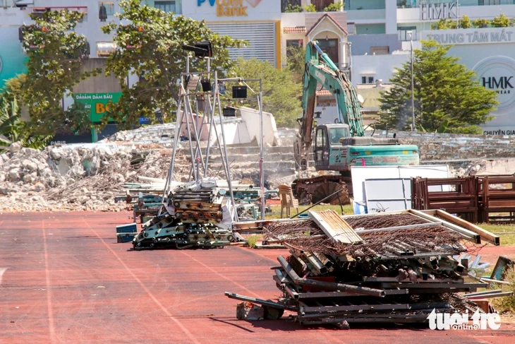 Đà Nẵng tháo dỡ sân Chi Lăng, khép lại ký ức một 'chảo lửa' bóng đá Đà Nẵng tháo dỡ sân Chi Lăng, khép lại ký ức một 'chảo lửa' bóng đá