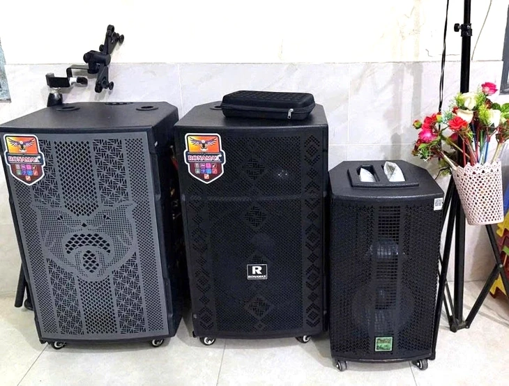 Đà Nẵng xử lý karaoke ồn ào bên sông Hàn, tạm giữ 3 'loa kẹo kéo'