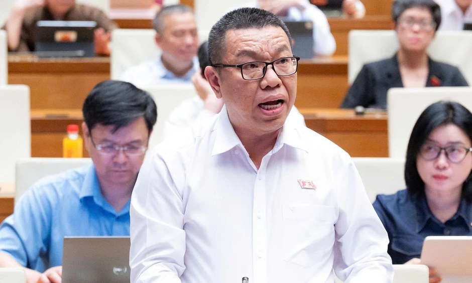 Đại biểu Quốc hội: Người dân cần cảnh báo nơi sẽ ngập, không phải thông số xả hồ Đại biểu Quốc hội: Người dân cần cảnh báo nơi sẽ ngập, không phải thông số xả hồ
