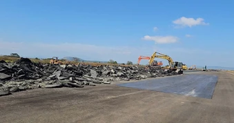 Đại công trường sân bay Liên Khương sau 2 tuần khởi công sửa chữa, nâng cấp