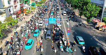Dải phân cách: Từ 'cứng' sang 'động'