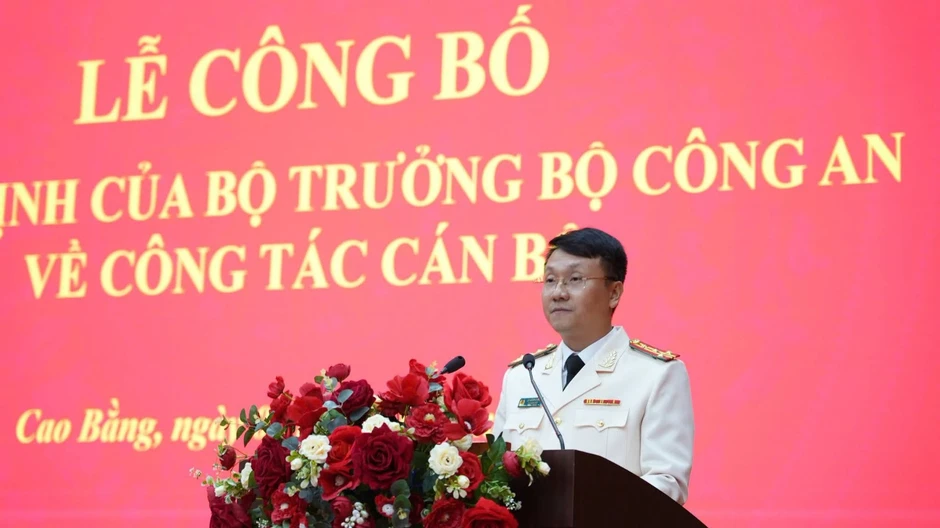 Đại tá Lê Hồng Giang làm Phó Giám đốc Công an Cao Bằng Đại tá Lê Hồng Giang làm Phó Giám đốc Công an Cao Bằng