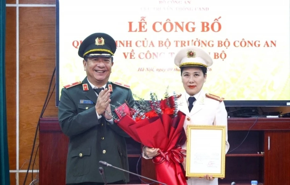 Đại tá Nguyễn Thị Thu Hằng giữ chức Phó Cục trưởng Cục Truyền thông CAND Đại tá Nguyễn Thị Thu Hằng giữ chức Phó Cục trưởng Cục Truyền thông CAND
