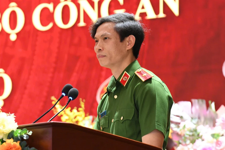 Đại tá Trương Văn Hồng được bổ nhiệm Phó Cục trưởng Cục Cảnh sát điều tra tội phạm về ma túy Đại tá Trương Văn Hồng được bổ nhiệm Phó Cục trưởng Cục Cảnh sát điều tra tội phạm về ma túy