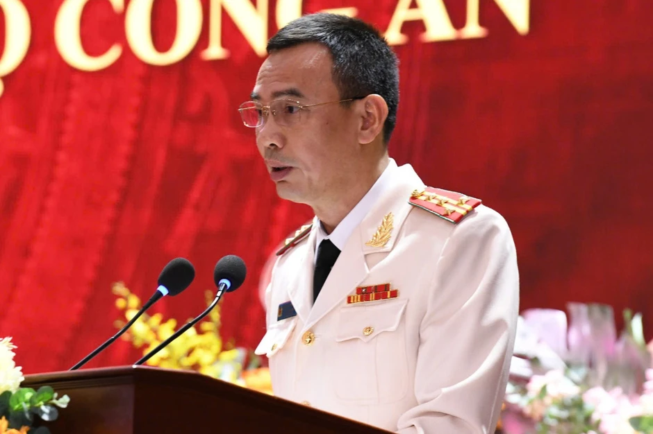 Đại tá Trương Văn Hồng được bổ nhiệm Phó Cục trưởng Cục Cảnh sát điều tra tội phạm về ma túy Đại tá Trương Văn Hồng được bổ nhiệm Phó Cục trưởng Cục Cảnh sát điều tra tội phạm về ma túy