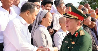 Đại tướng Nguyễn Trọng Nghĩa gặp mặt 100 già làng, trưởng thôn, người có uy tín khu vực Nam Bộ
