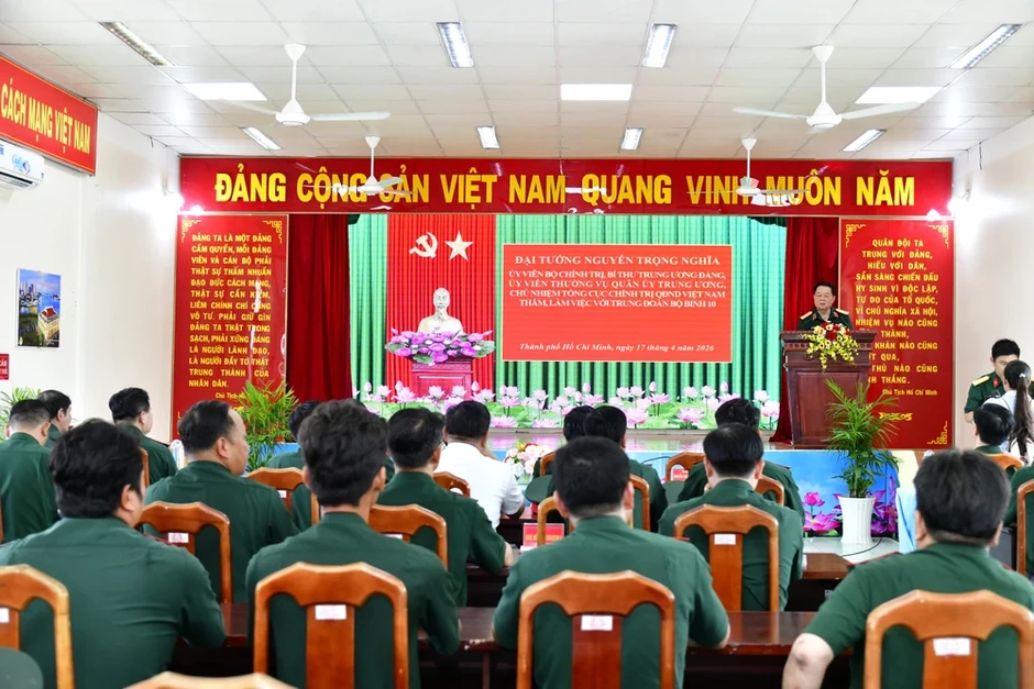 Đại tướng Nguyễn Trọng Nghĩa thăm, làm việc tại Trung đoàn 10 Đại tướng Nguyễn Trọng Nghĩa thăm, làm việc tại Trung đoàn 10