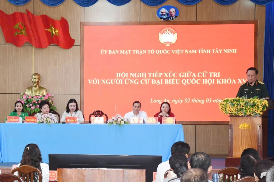 Đại tướng Nguyễn Trọng Nghĩa tiếp xúc cử tri ở Tây Ninh