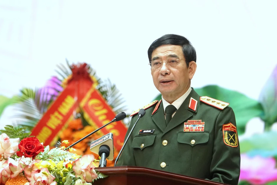 Đại tướng Phan Văn Giang chúc mừng 80 năm Cục Tuyên huấn Quân đội Đại tướng Phan Văn Giang chúc mừng 80 năm Cục Tuyên huấn Quân đội