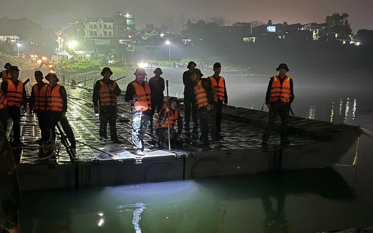Đại tướng Phan Văn Giang gửi thư cho các lực lượng cứu 11 người gặp nạn trên vùng biển Bạch Long Vĩ Đại tướng Phan Văn Giang gửi thư cho các lực lượng cứu 11 người gặp nạn trên vùng biển Bạch Long Vĩ