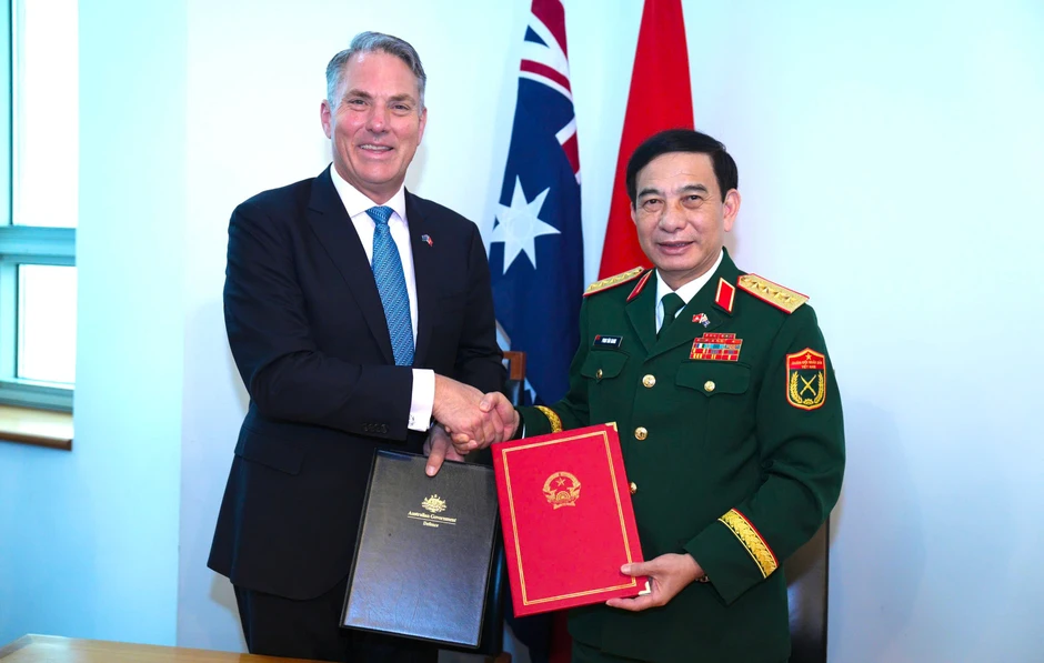 Đại tướng Phan Văn Giang mời Australia dự Triển lãm Quốc phòng quốc tế 2026 Đại tướng Phan Văn Giang mời Australia dự Triển lãm Quốc phòng quốc tế 2026