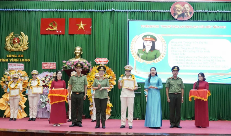 Đại uý Công an xã ở Vĩnh Long chia sẻ kinh nghiệm công tác dân vận Đại uý Công an xã ở Vĩnh Long chia sẻ kinh nghiệm công tác dân vận