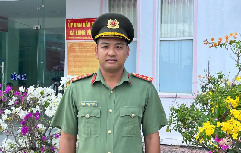 Đại uý Công an xã ở Vĩnh Long chia sẻ kinh nghiệm công tác dân vận Đại uý Công an xã ở Vĩnh Long chia sẻ kinh nghiệm công tác dân vận