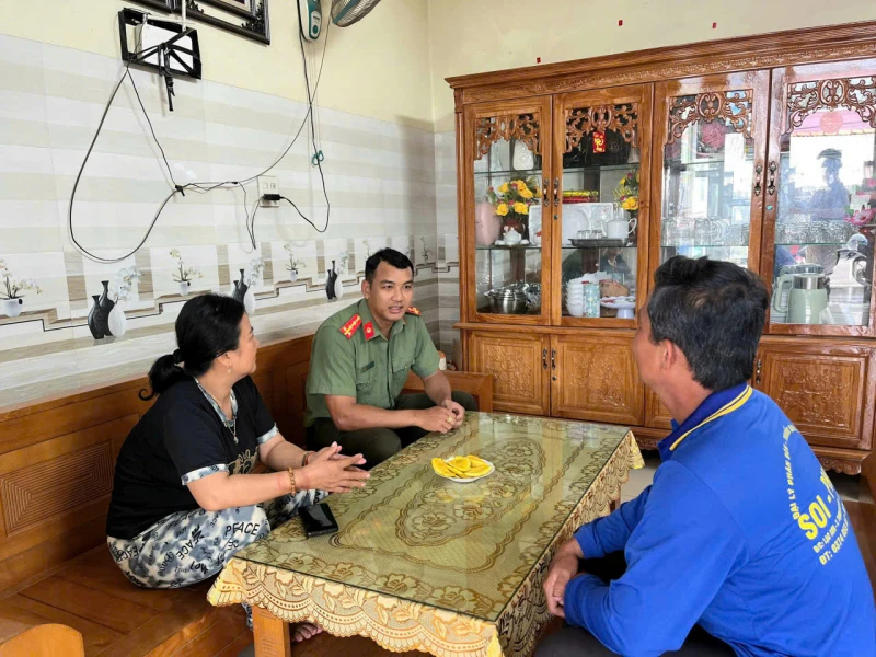 Đại uý Công an xã ở Vĩnh Long chia sẻ kinh nghiệm công tác dân vận Đại uý Công an xã ở Vĩnh Long chia sẻ kinh nghiệm công tác dân vận