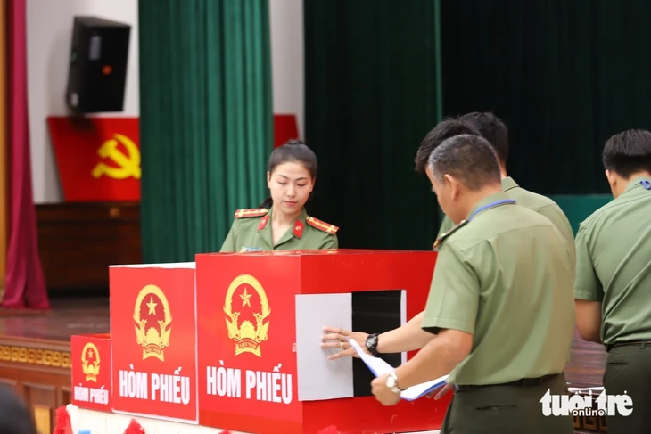 Đắk Lắk đồng loạt tổ chức 11 điểm bầu cử sớm của lực lượng vũ trang Đắk Lắk đồng loạt tổ chức 11 điểm bầu cử sớm của lực lượng vũ trang