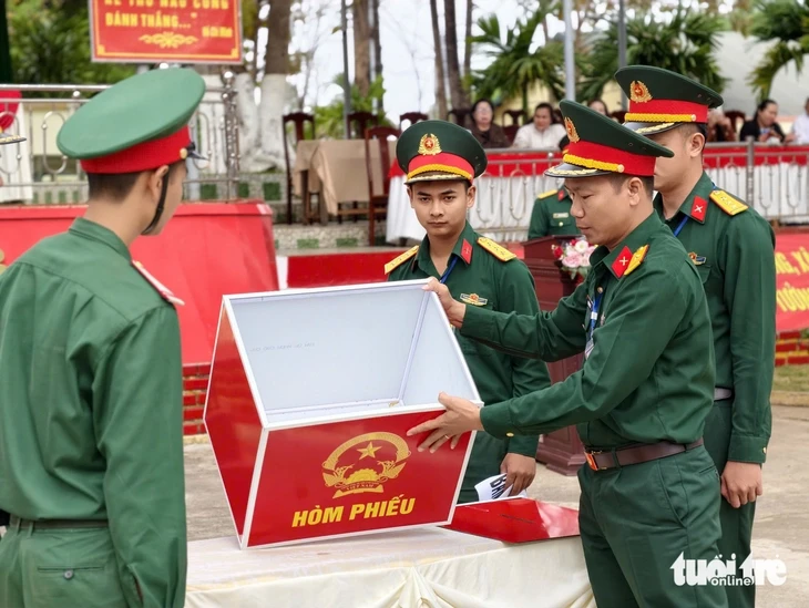 Đắk Lắk đồng loạt tổ chức 11 điểm bầu cử sớm của lực lượng vũ trang Đắk Lắk đồng loạt tổ chức 11 điểm bầu cử sớm của lực lượng vũ trang