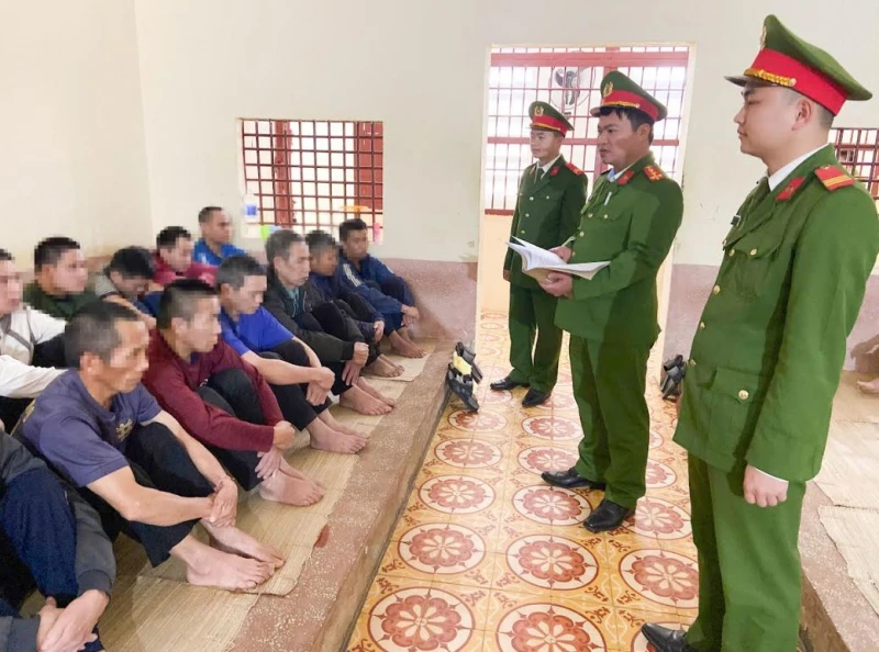 Đảm bảo quyền bầu cử cho những người bị tạm giữ, tạm giam tại Sơn La Đảm bảo quyền bầu cử cho những người bị tạm giữ, tạm giam tại Sơn La