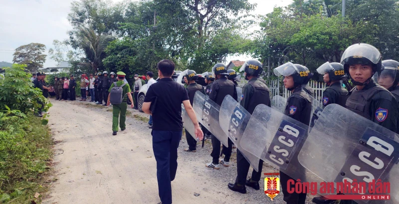 Dân vận tốt, hàng trăm trường hợp tự nguyện giao trả đất tại Phú Quốc Dân vận tốt, hàng trăm trường hợp tự nguyện giao trả đất tại Phú Quốc