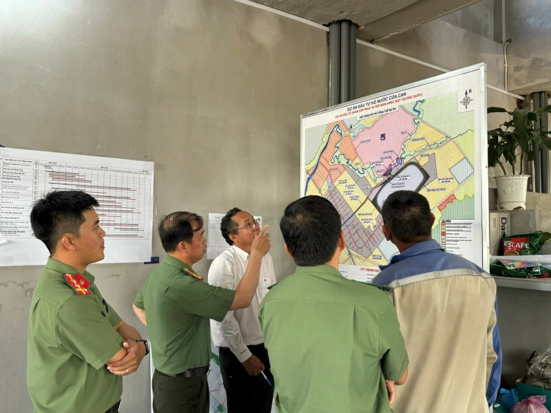 Dân vận tốt, hàng trăm trường hợp tự nguyện giao trả đất tại Phú Quốc Dân vận tốt, hàng trăm trường hợp tự nguyện giao trả đất tại Phú Quốc