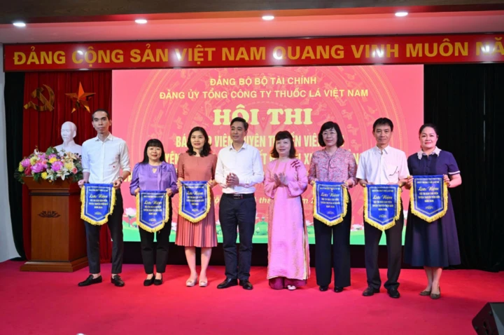 Đảng bộ Vinataba: Đưa nghị quyết của Đảng từ nhận thức đến hành động