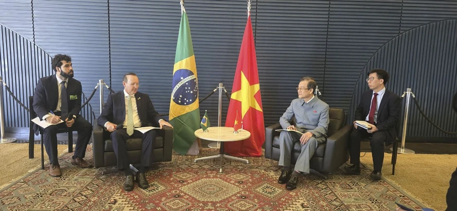 Đảng Cộng sản Việt Nam tăng cường hợp tác với các lực lượng chính trị Brasil Đảng Cộng sản Việt Nam tăng cường hợp tác với các lực lượng chính trị Brasil